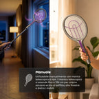 Racchetta Elettrica Zanzare 2-in-1 – Manico Telescopico Estensibile 79-106cm e Testa Rotante 90° – Griglia 4000V a 5 Strati, Luce UV 365nm e Batteria 1800mAh USB-C – Sterminatore Insetti Soffitto
