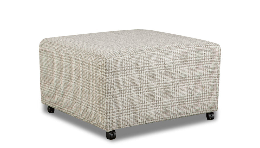 Pouf in rafia color celadon