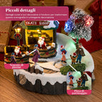 Villaggio di Natale luminoso GlideRink, pista di pattinaggio animata con musica e luci LED, decorazione in resina 20,8x20,7x17,2 cm, a batterie AA